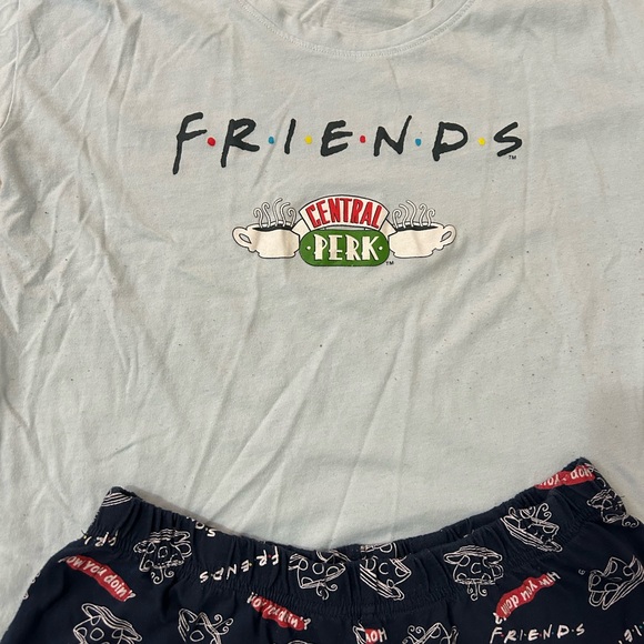 Friends pyjama set - Picture 3 of 5